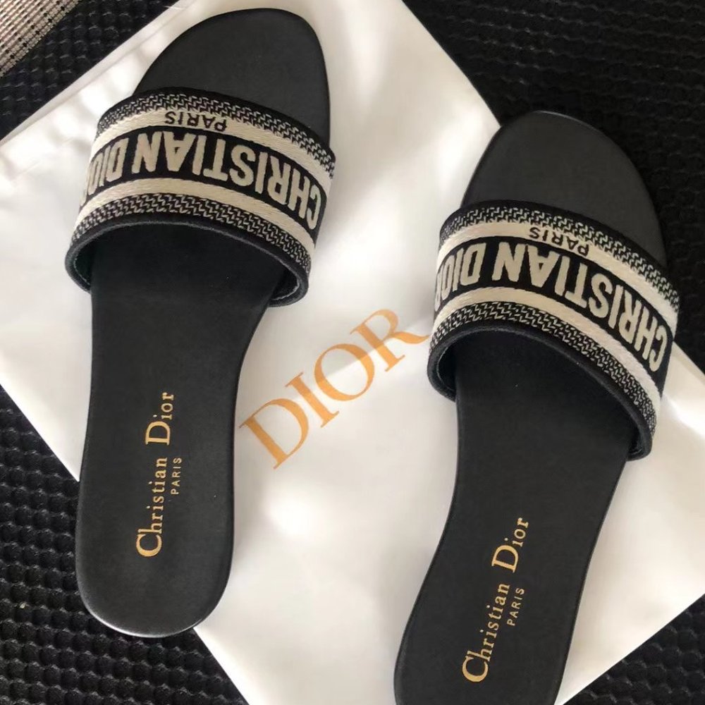 Women’s Dior slides size 40